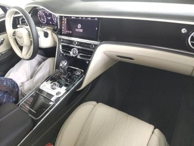 2021 Bentley FLYING SPUR 照片 3