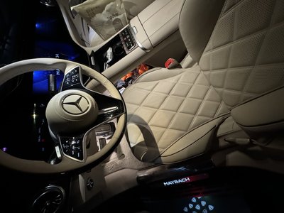 MERCEDES-BENZ EQS - 9