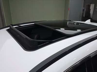 2021 Genesis GV70 — миниатюра 19