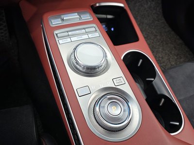 صورة 9 لـ 2021 Genesis GV70