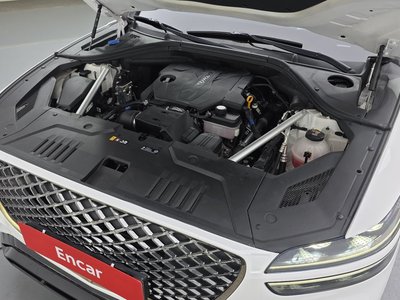 صورة 7 لـ 2021 Genesis GV70