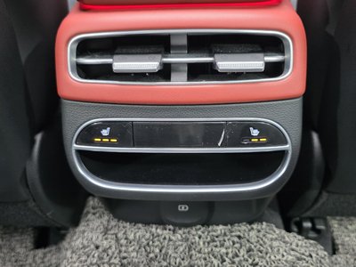 2021 Genesis GV70 — миниатюра 18