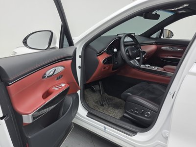 صورة 10 لـ 2021 Genesis GV70