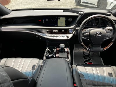 LEXUS LS - 9