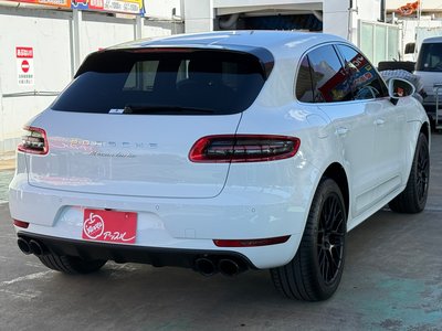 PORSCHE MACAN - 2