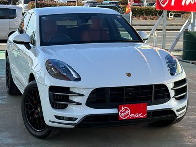 PORSCHE MACAN - 5