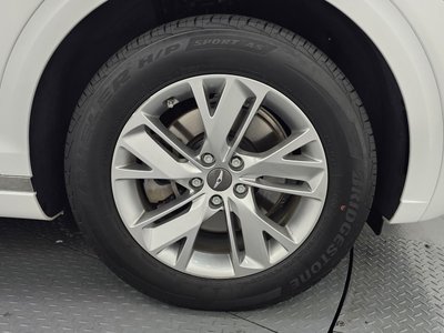 صورة 8 لـ 2022 Genesis GV70