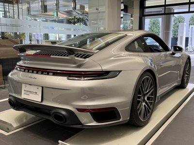 PORSCHE 911 - 4