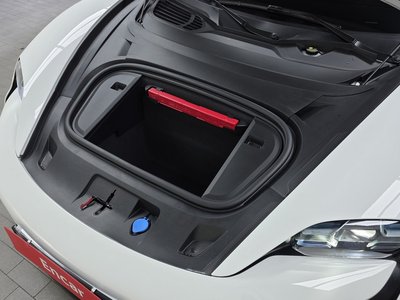صورة 7 لـ 2023 Porsche TAYCAN
