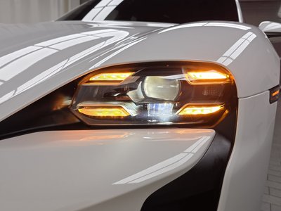 صورة 9 لـ 2023 Porsche TAYCAN