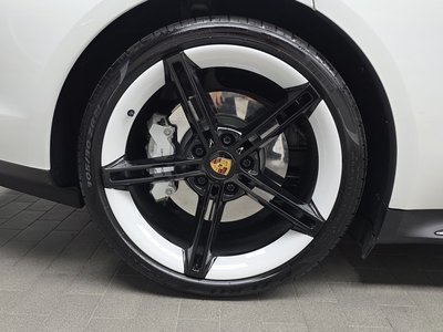 صورة 6 لـ 2023 Porsche TAYCAN