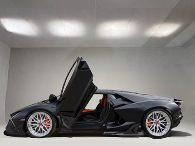 LAMBORGHINI REVUELTO - 1
