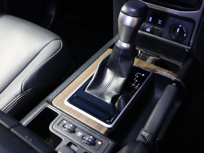 صورة 10 لـ 2023 Toyota LAND CRUISER PRADO