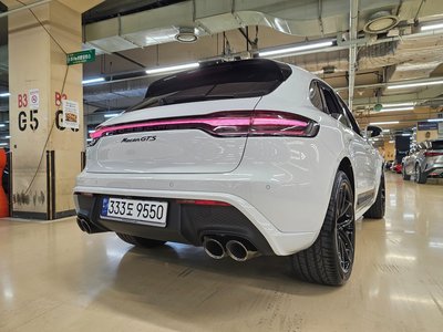 PORSCHE MACAN - 3