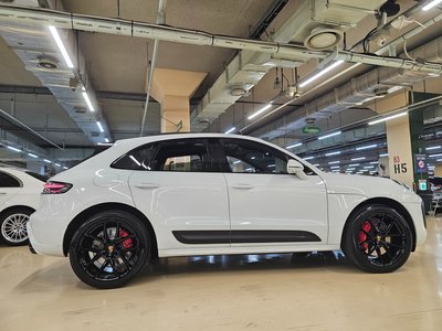 PORSCHE MACAN - 6