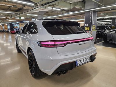 PORSCHE MACAN - 5