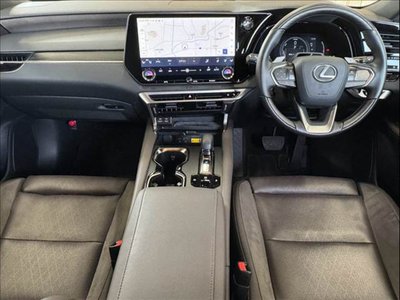 صورة 2 لـ 2024 Lexus RX