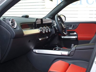 MERCEDES-BENZ GLB-CLASS AMG - 10