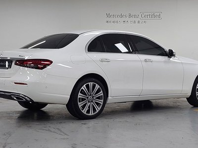 MERCEDES-BENZ E-CLASS - 4