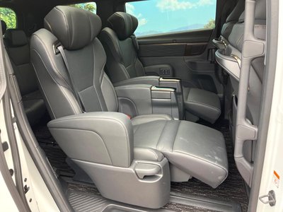 2025 Toyota ALPHARD — фото 9