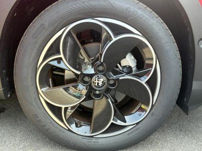 صورة 15 لـ 2025 ALFA Romeo JUNIOR