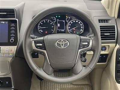 TOYOTA LAND CRUISER PRADO - 7