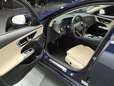 MERCEDES-BENZ E-CLASS - 10