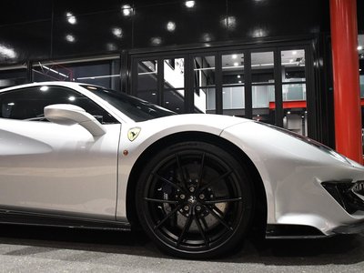 FERRARI 488 PISTA - 10