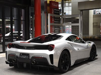 FERRARI 488 PISTA - 2