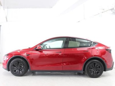 TESLA MODEL Y - 5