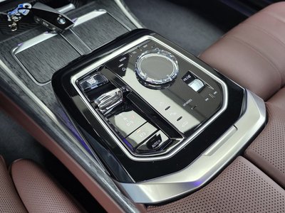 2024 BMW 7 SERIES thumbnail 12