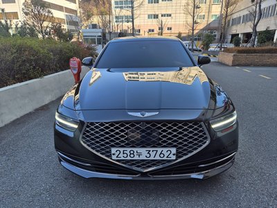 صورة 1 لـ 2020 Genesis G90