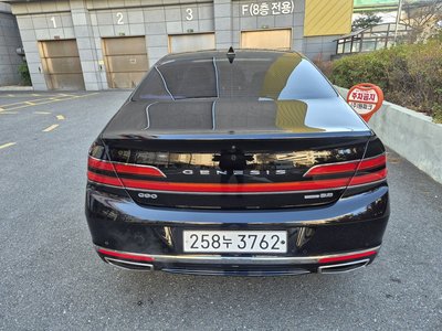 صورة 5 لـ 2020 Genesis G90