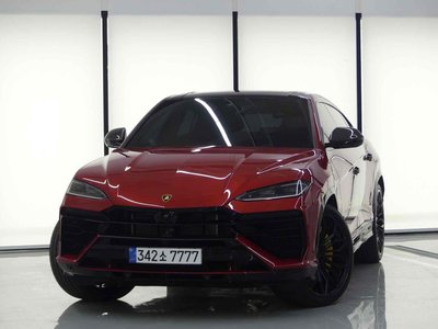 LAMBORGHINI URUS - 4