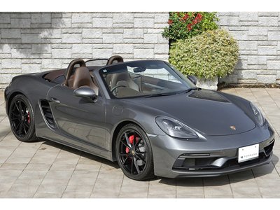 PORSCHE 718 - 8