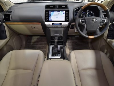 TOYOTA LAND CRUISER PRADO - 6