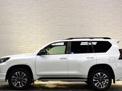 TOYOTA LAND CRUISER PRADO - 8