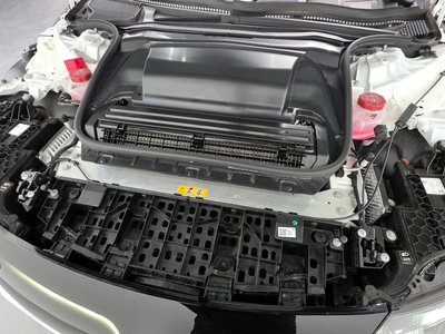 MERCEDES-BENZ EQE - 7