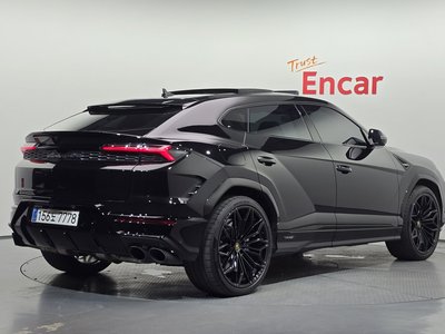 LAMBORGHINI URUS - 3