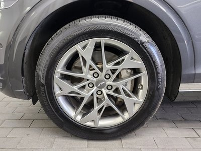 صورة 6 لـ 2023 Genesis GV70
