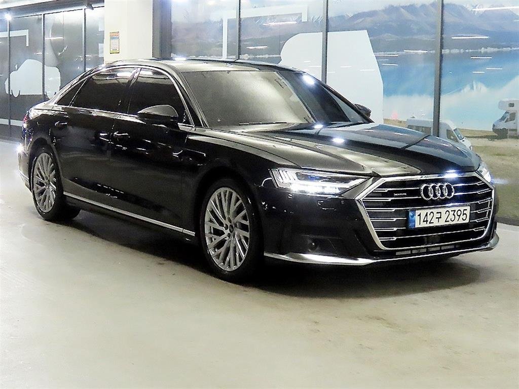 AUDI A8 - View 1