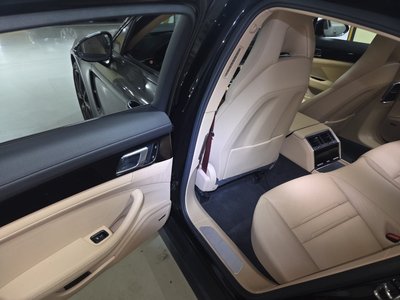 PORSCHE PANAMERA - 8