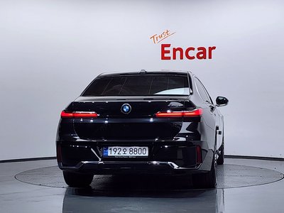 2023 BMW 7 SERIES photo 3
