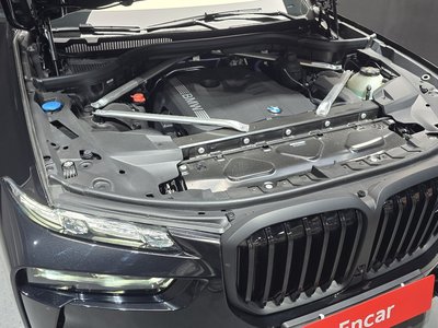 BMW X7 - 7