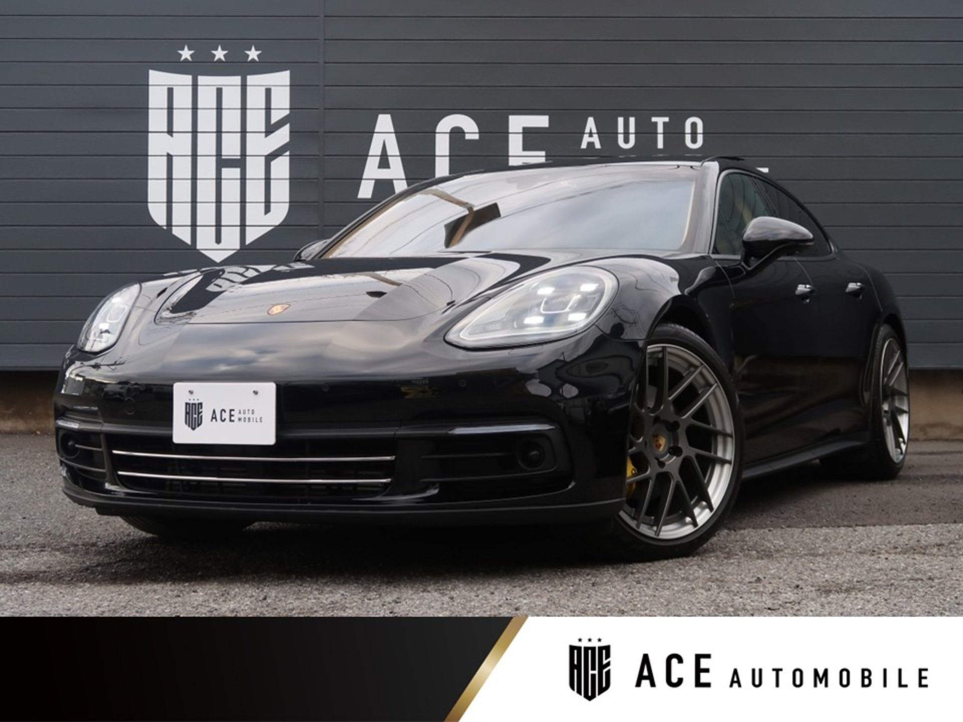 PORSCHE PANAMERA - View 1