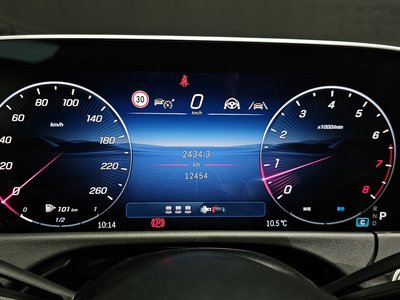 MERCEDES-BENZ E-CLASS - 8