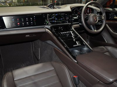 PORSCHE PANAMERA - 3