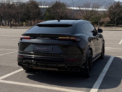 LAMBORGHINI URUS - 3