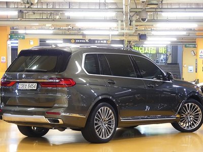 2022 BMW X7 photo 4