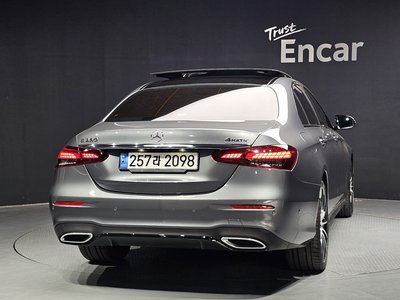 MERCEDES-BENZ E-CLASS - 3